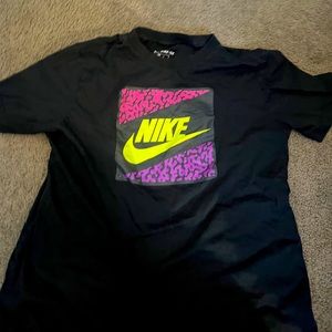 black nike tshirt
